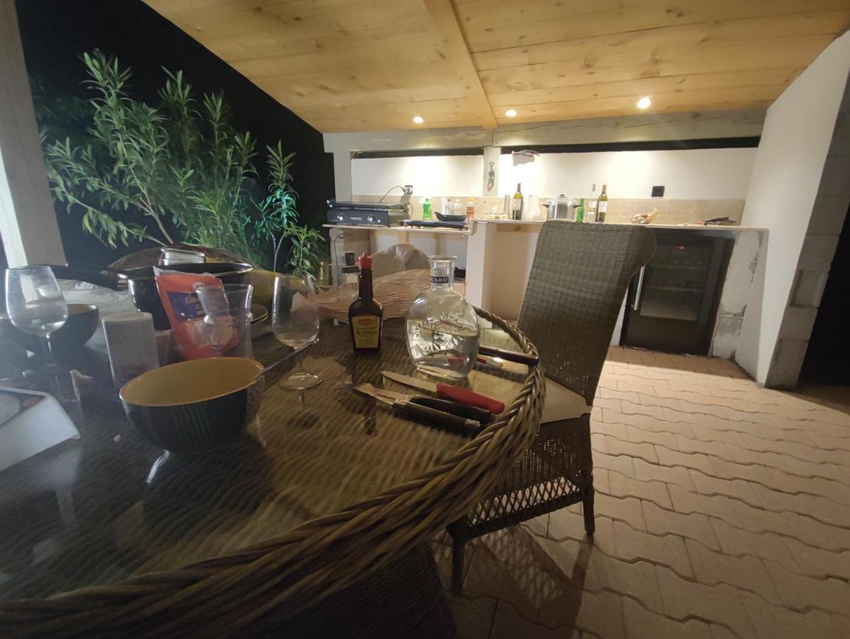 Chambre Au Coeur Du Luberon Bed and Breakfast Céreste Eksteriør billede